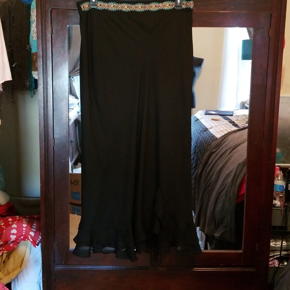 Ruffle Hem Maxi Skirt